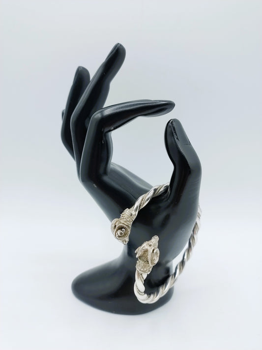 Silbernes Armband mit Widderköpfen, Sezgin