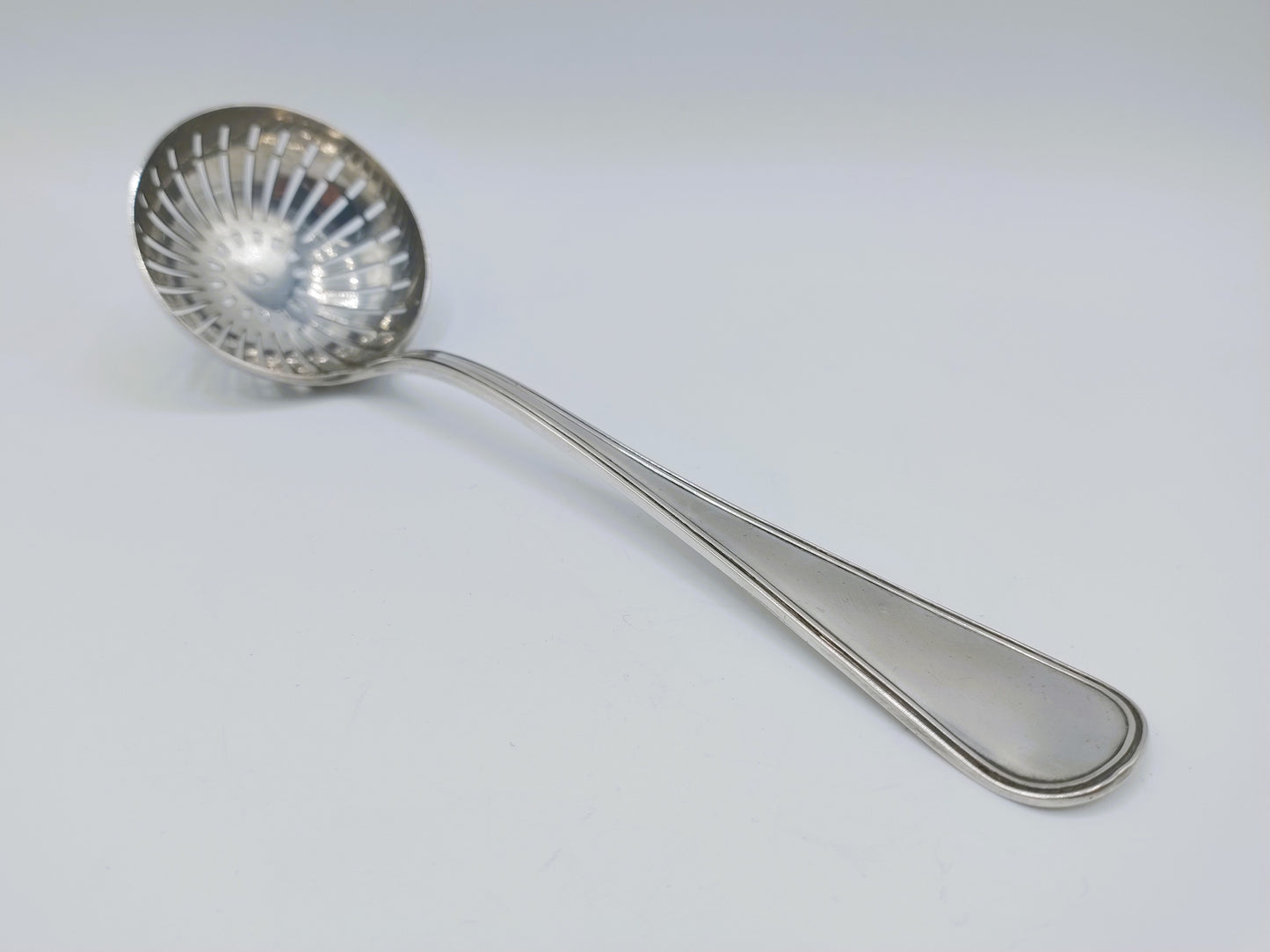 Silver sprinkling spoon, J.M. van Kempen &amp; Zn, Voorschoten, 1919