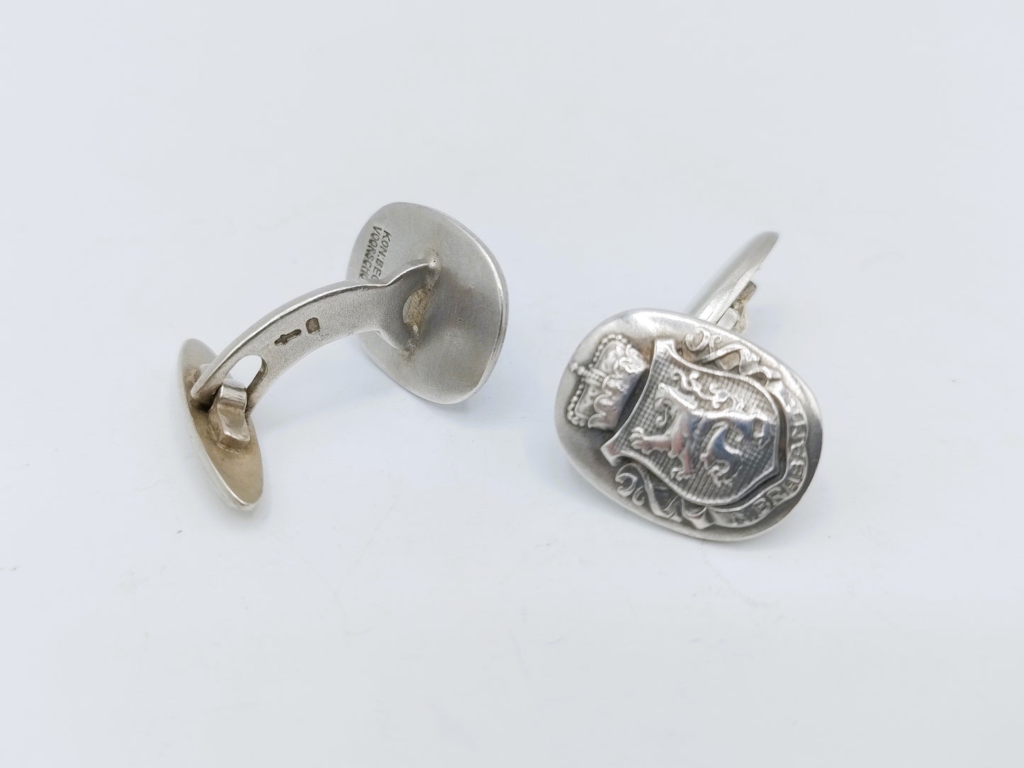 Zilveren manchetknopen met wapen N. Brabant, Begeer, Voorschoten
