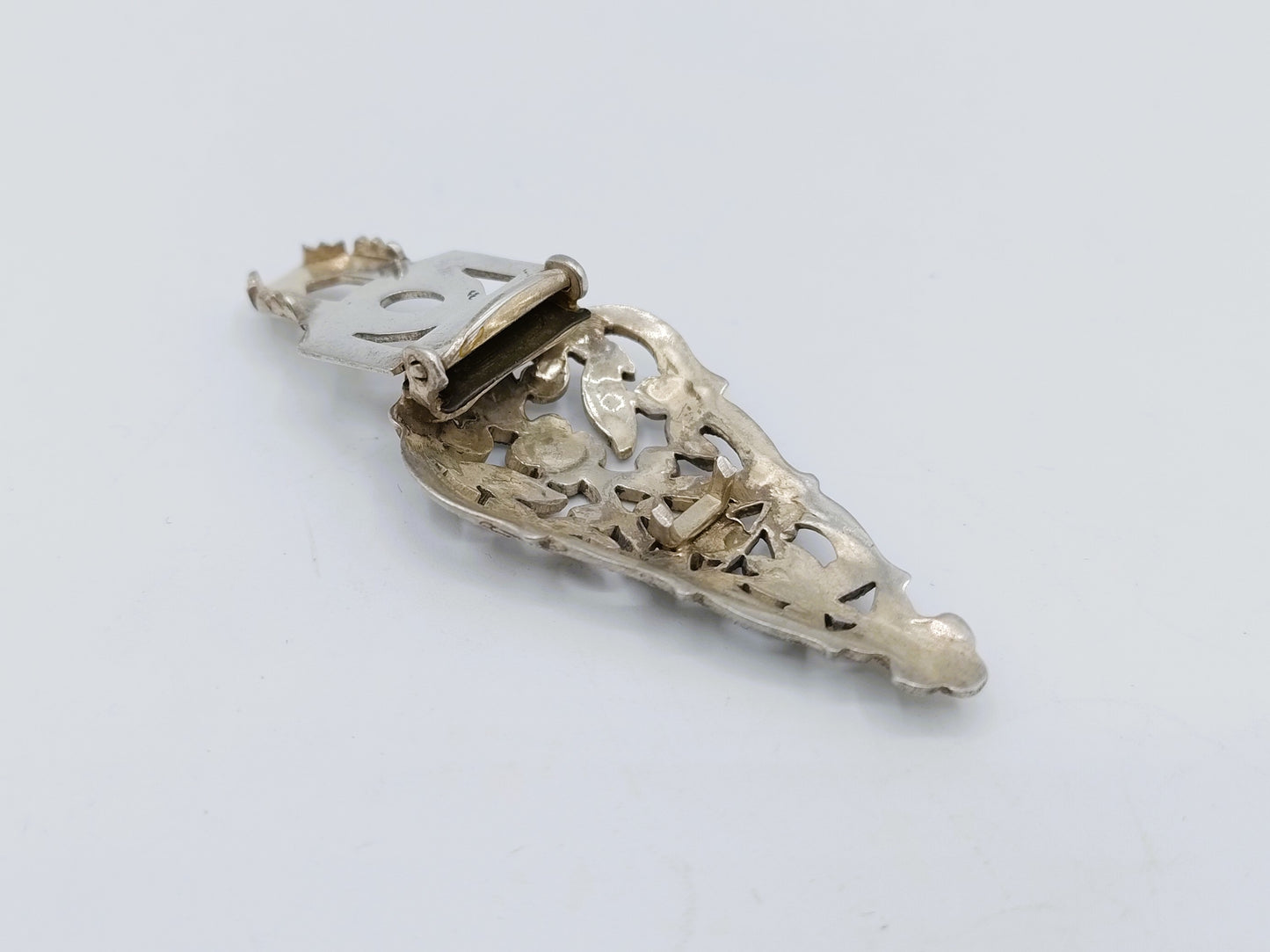 Silver clip brooch with marcasite