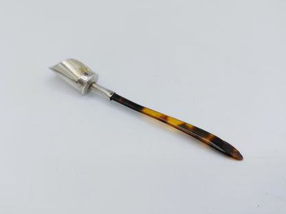 Zilveren suikerschepje met schilpad heft, 18e eeuws