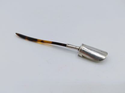 Zilveren suikerschepje met schilpad heft, 18e eeuws