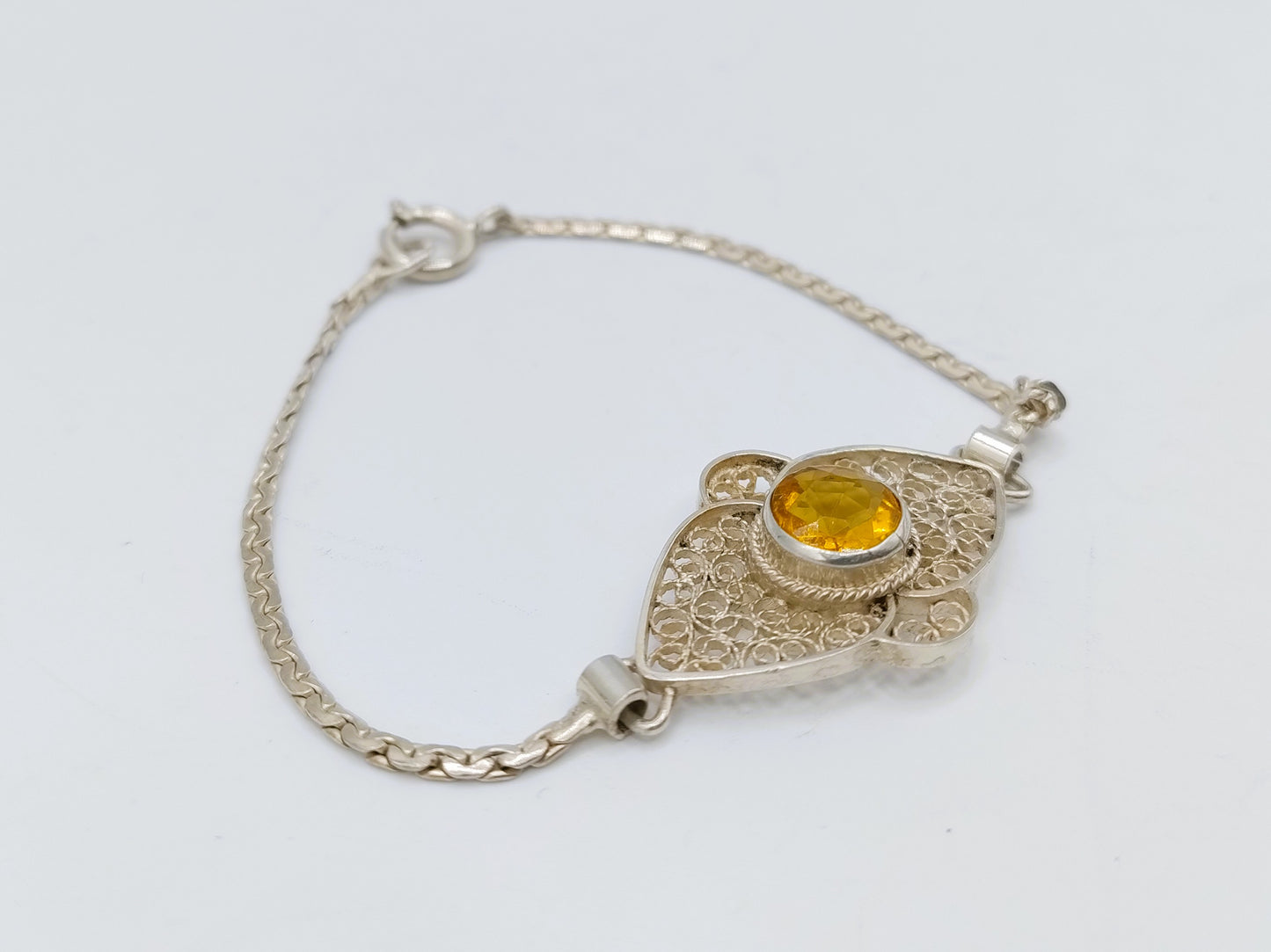 Silver bracelet with yellow stone, 16 cm