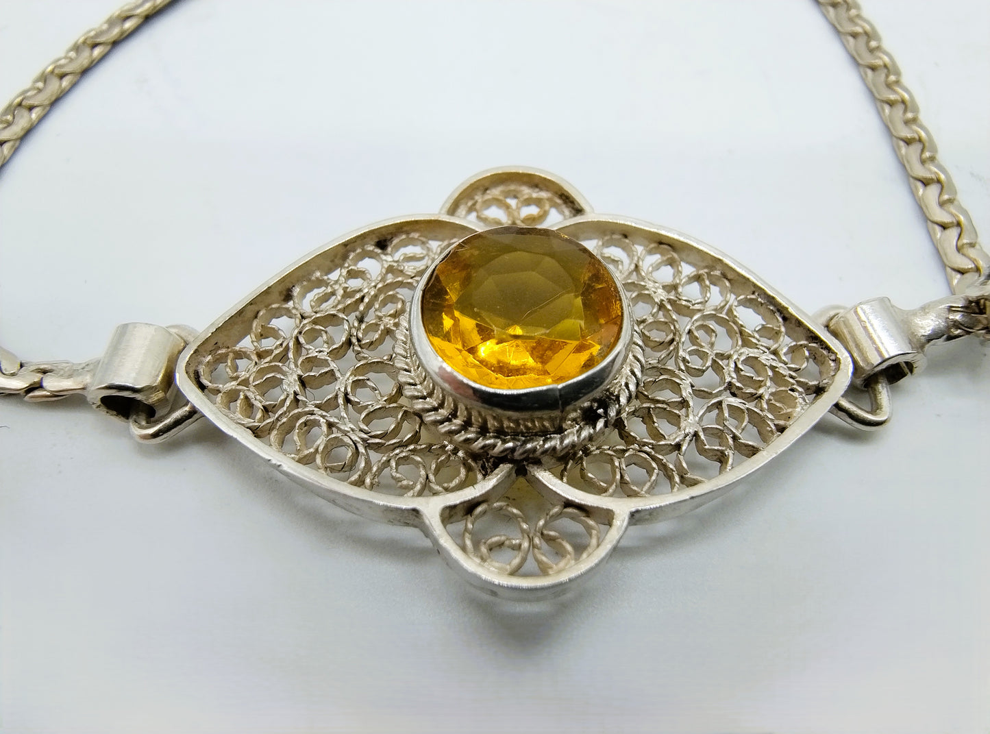 Silver bracelet with yellow stone, 16 cm