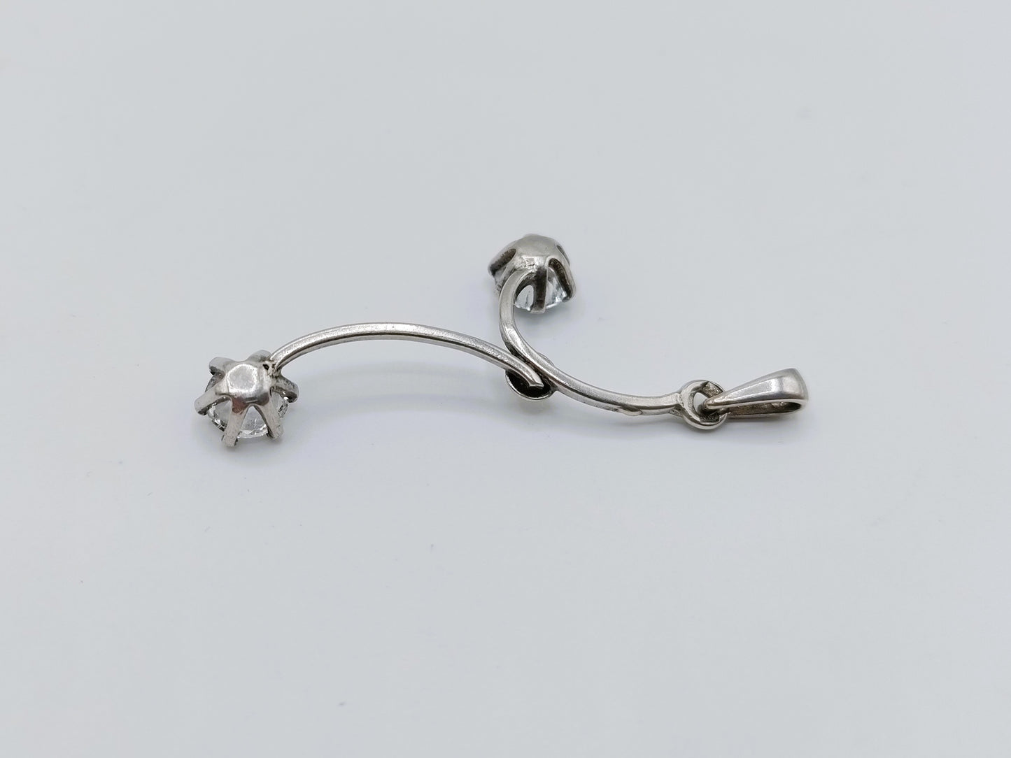Silver design pendant with 2 zirconias