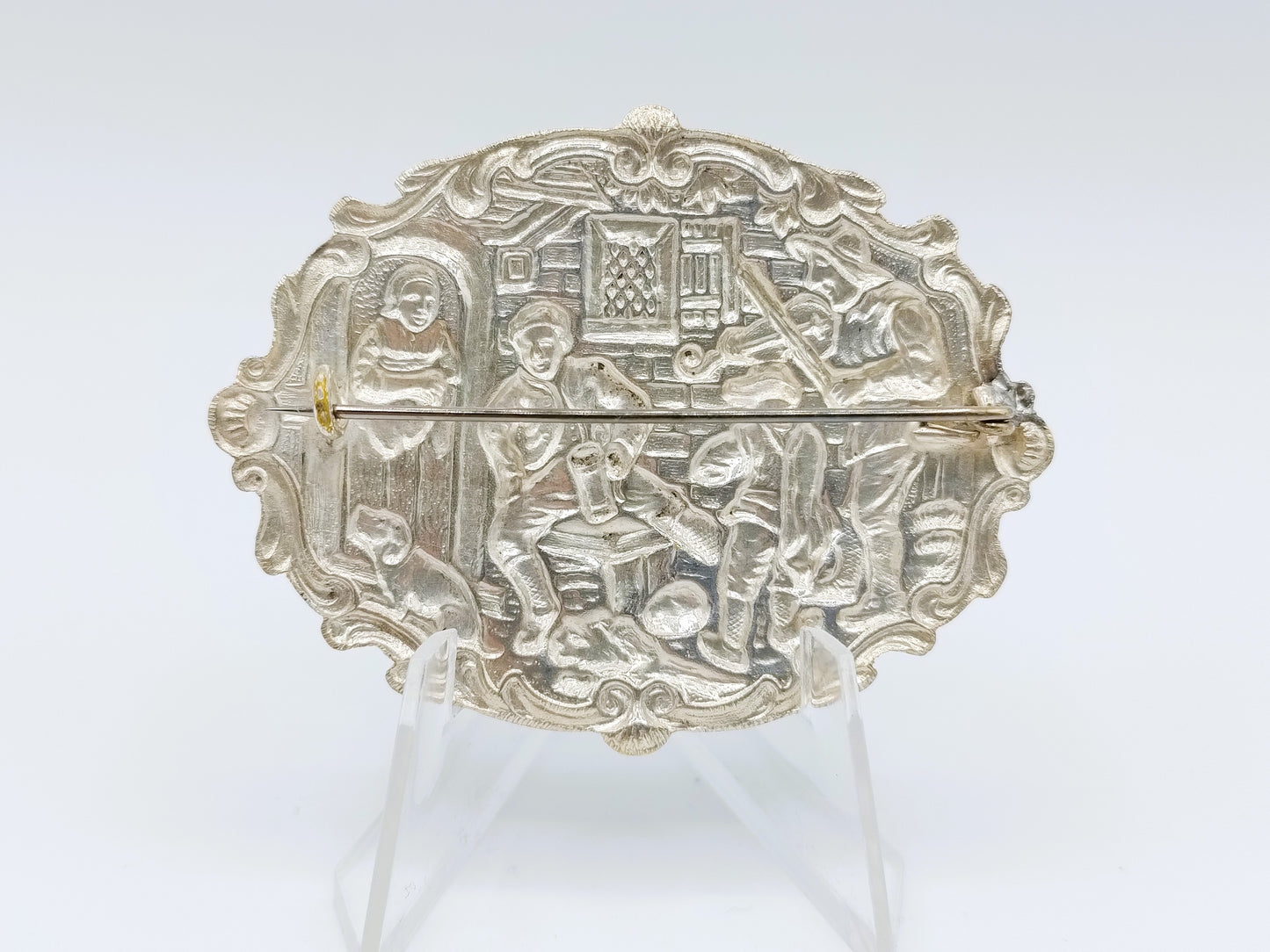Silver brooch with old Dutch decor