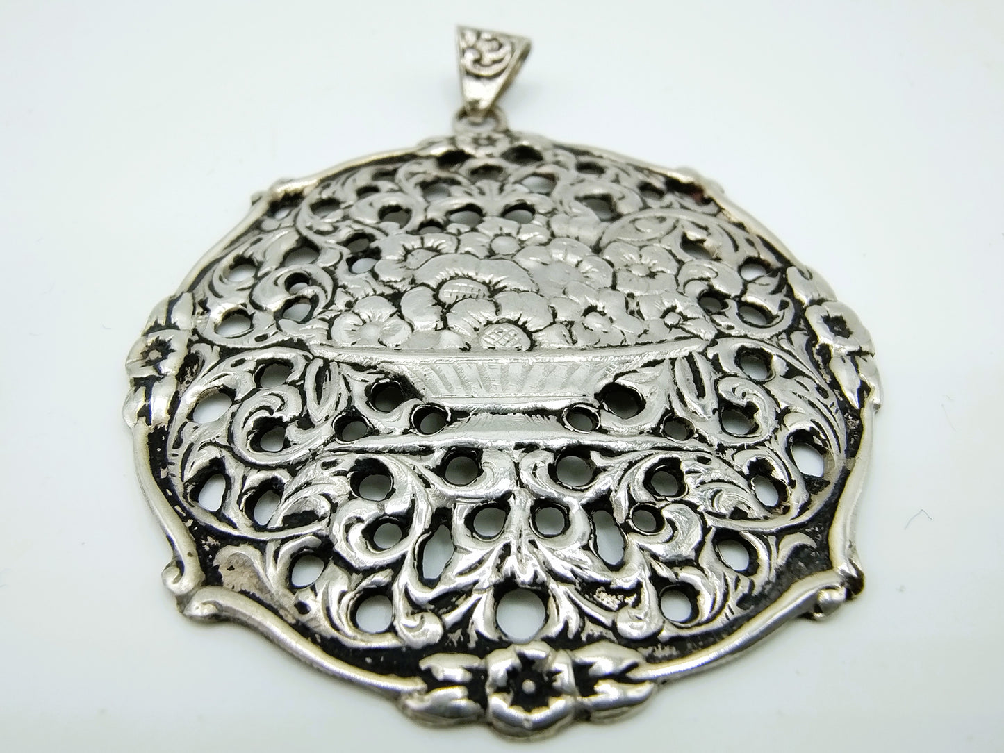 Silver flower pendant, Fa. Bijkamp and Co, Steenwijk