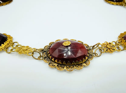 Gouden bootjesketting met granaat + 2 losse schakels,  Friesland, 42,5 cm