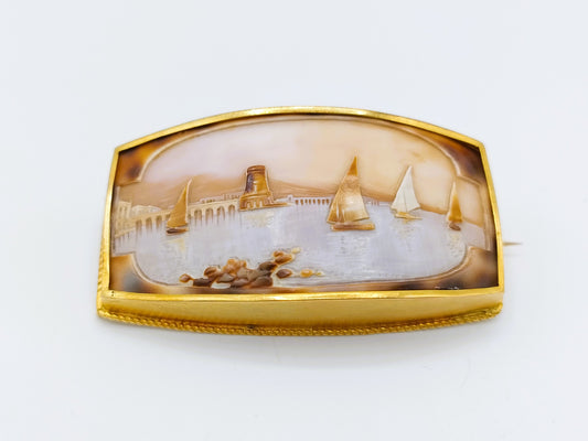 Gouden broche met camee, zeilboten, 585