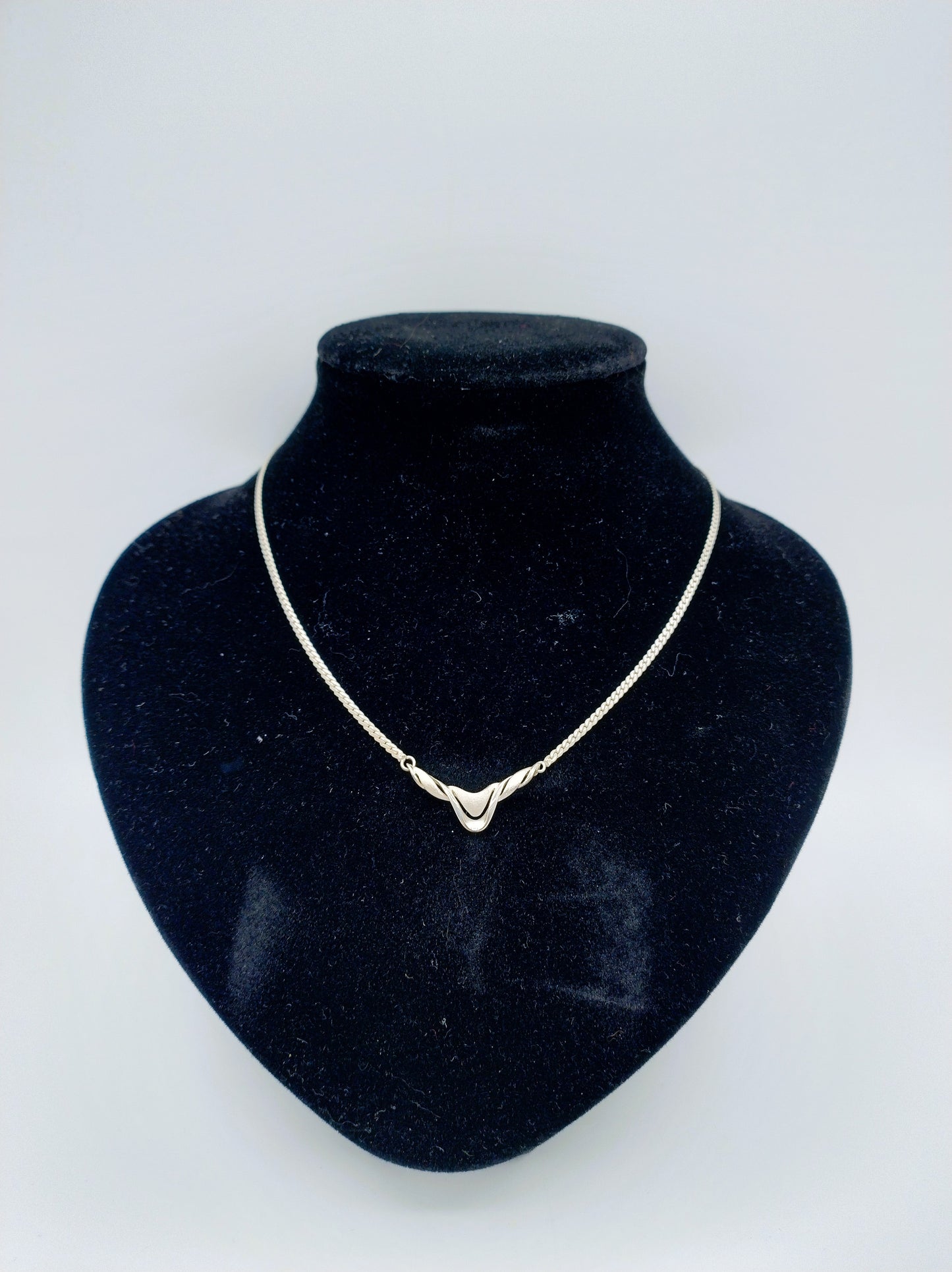 Silver necklace with pendant, 44 cm