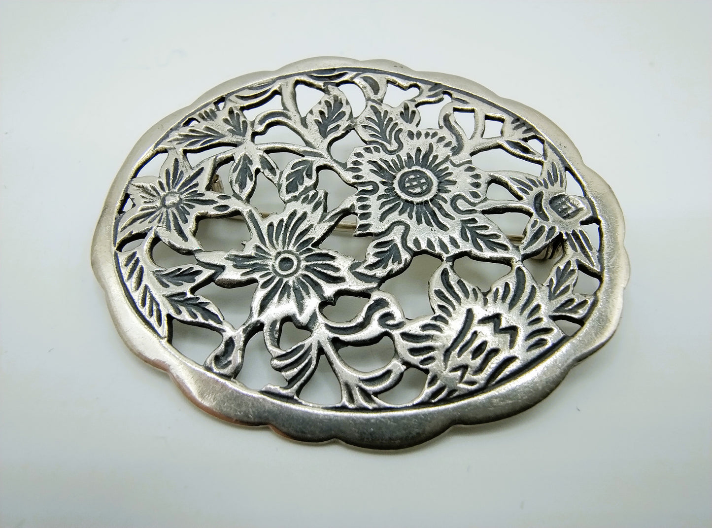 Silver brooch, GJ van den Bergh, Schoonhoven