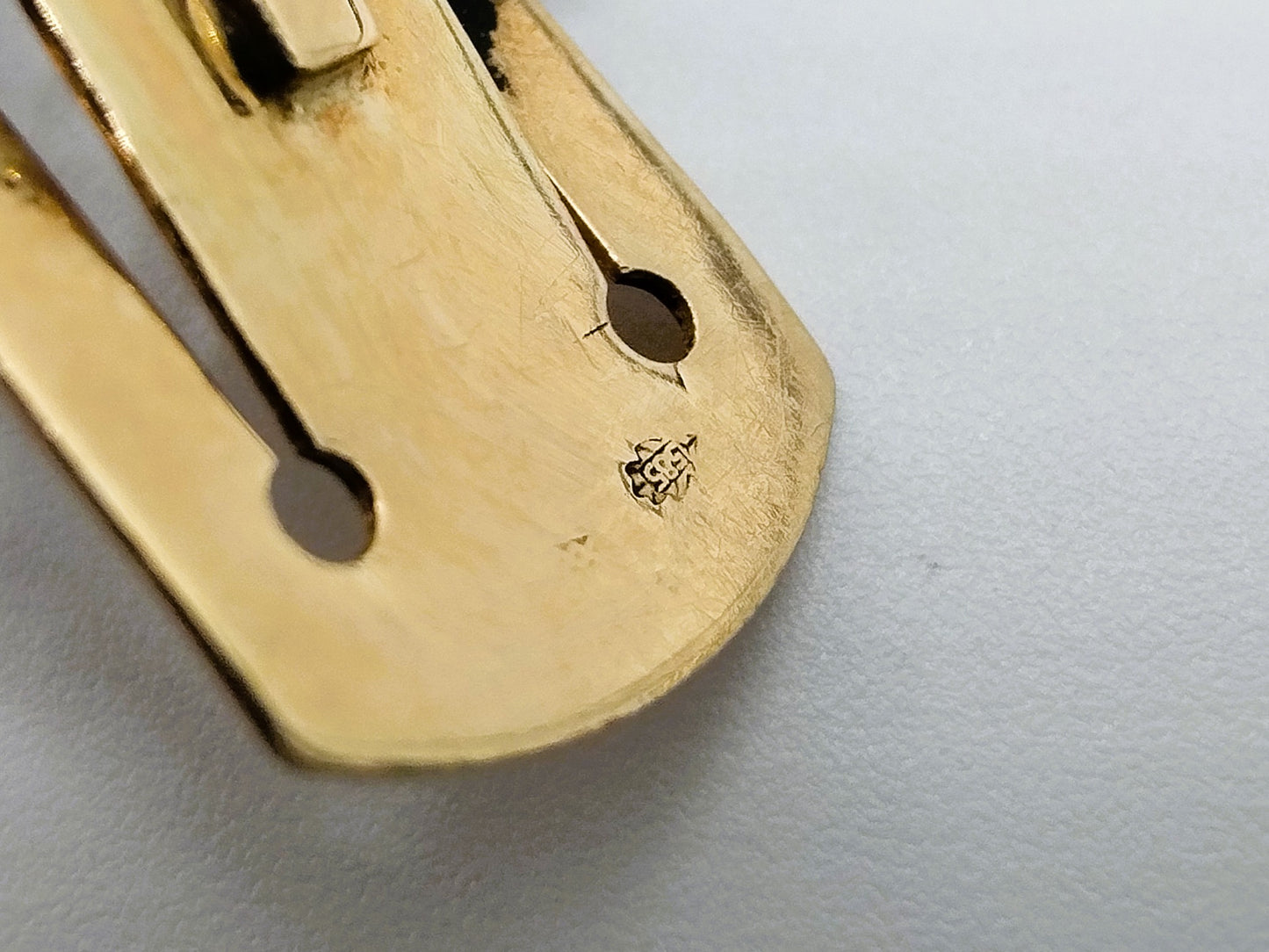 Granaten ketting met gouden slot, 39 cm