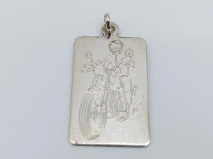 Zilveren hanger met afbeelding motorrijder
