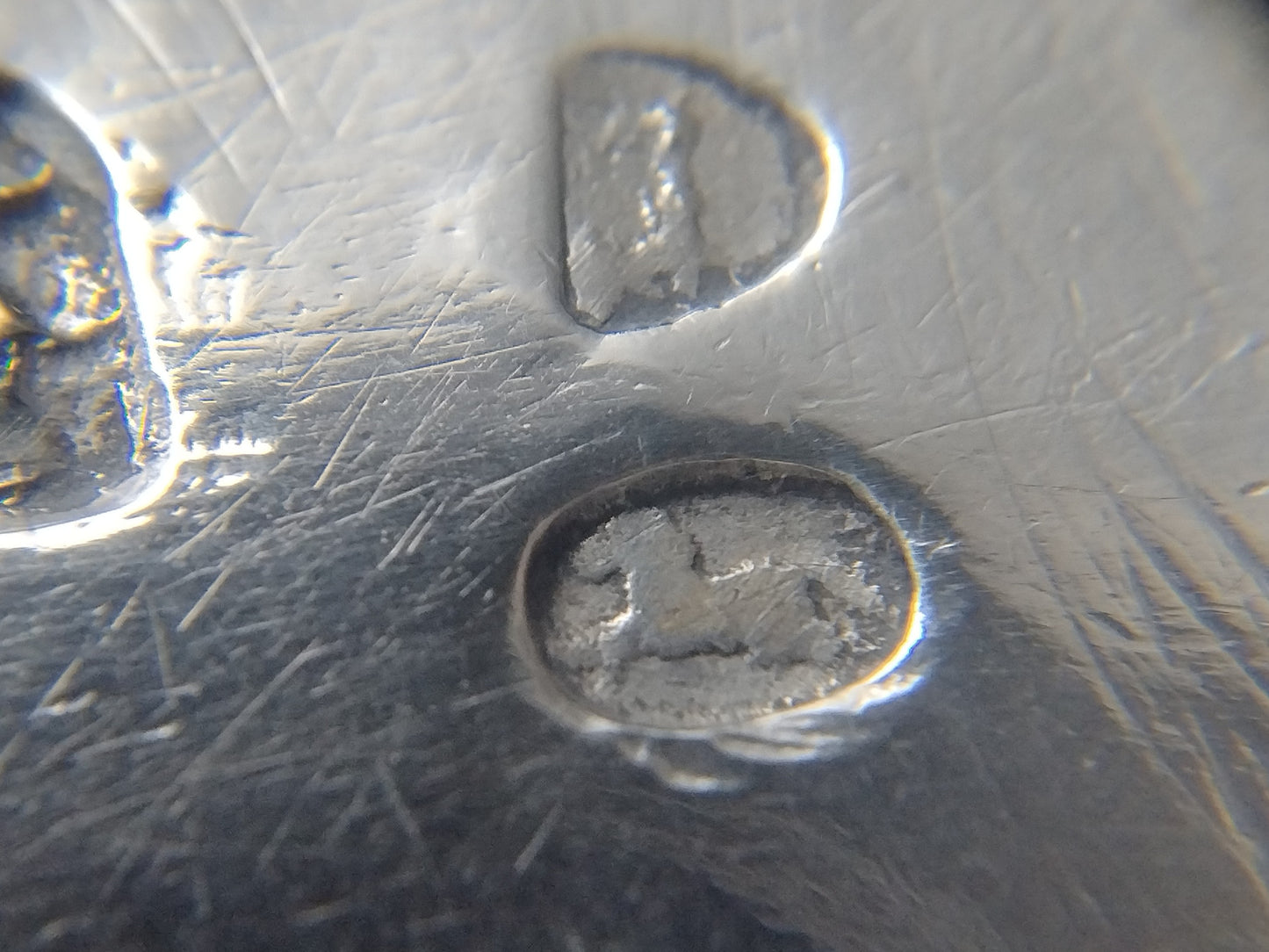 Silver bag hook with Lady Justice