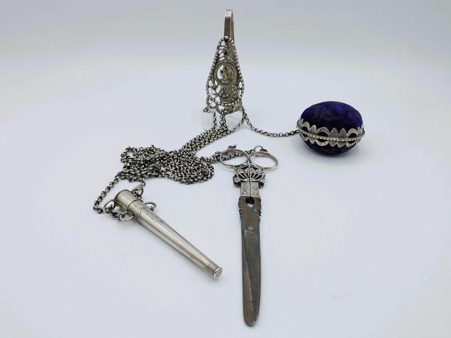 Zilveren Friese Chatelaine, 18e eeuws