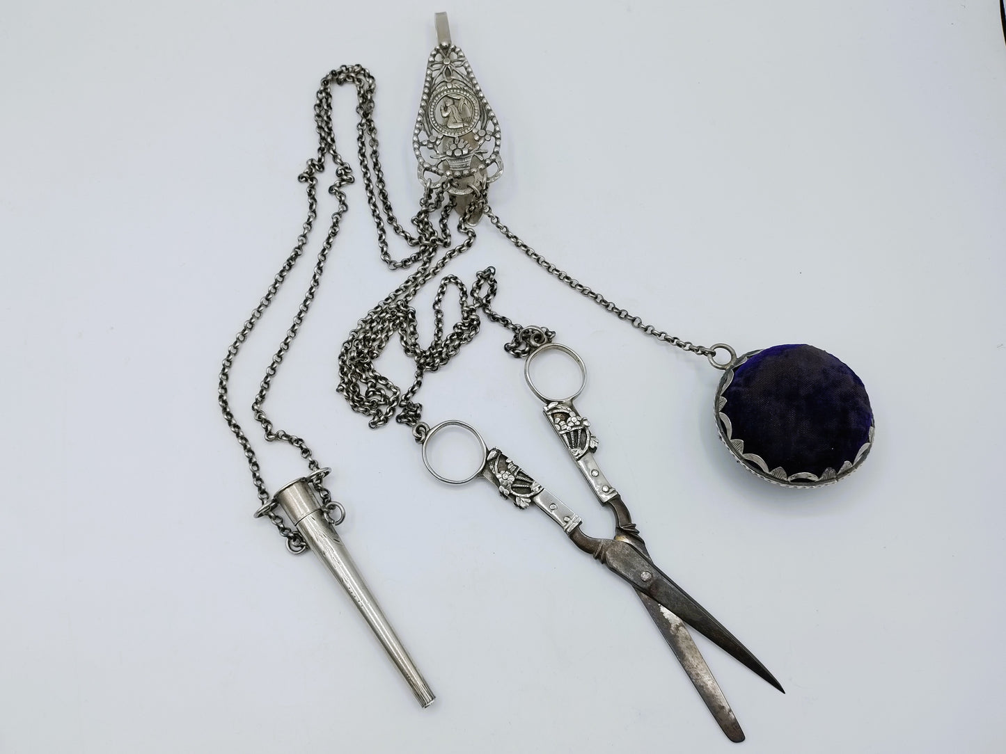 Zilveren Friese Chatelaine, 18e eeuws
