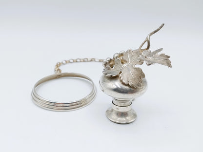 Silver mount for a crystal carafe, Fa. JM van Kempen Zn, Voorschoten.