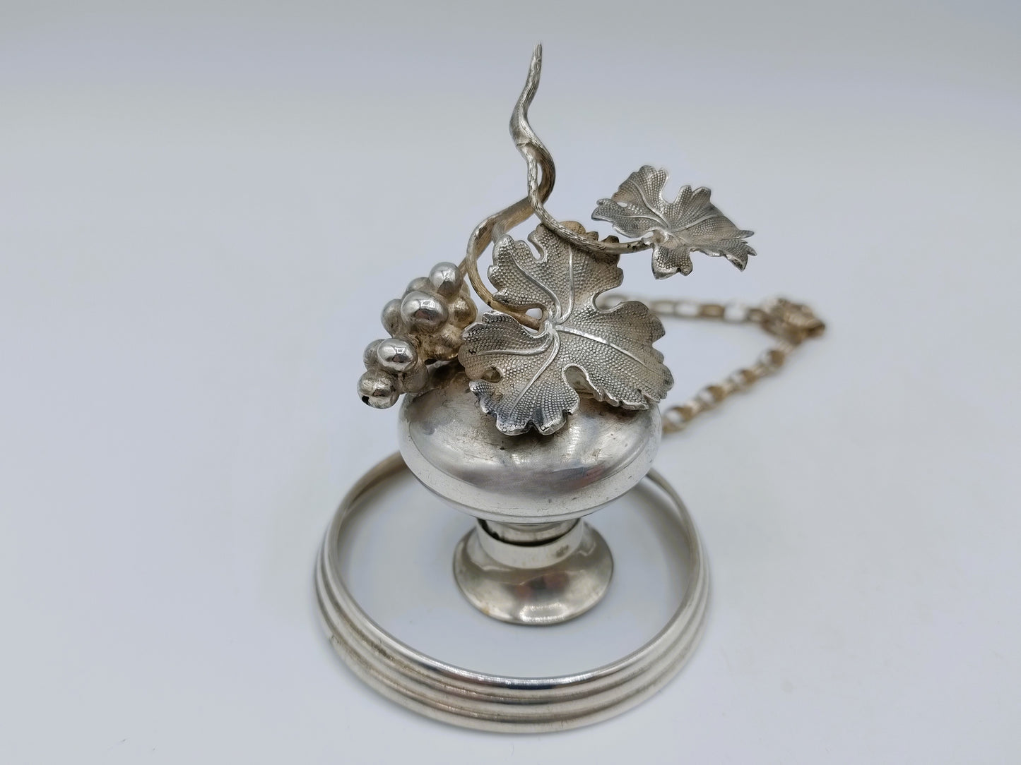 Silver mount for a crystal carafe, Fa. JM van Kempen Zn, Voorschoten.