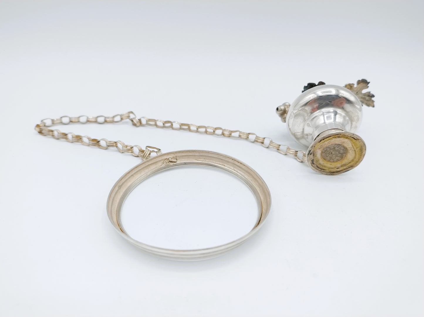 Silver mount for a crystal carafe, Fa. JM van Kempen Zn, Voorschoten.