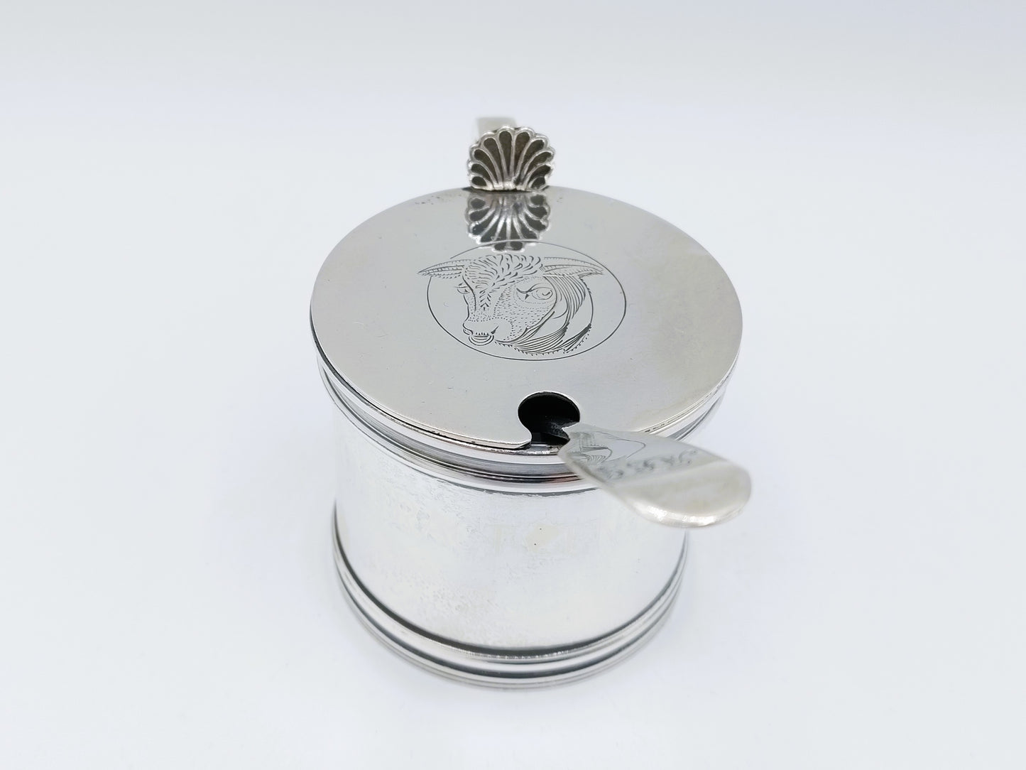 Silver mustard pot with mustard spoon, E. Barnard &amp; Sons Ltd, London, 1977