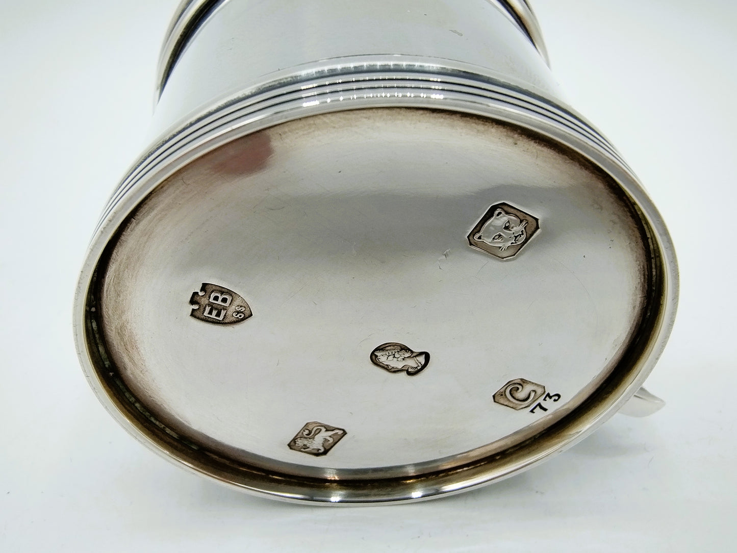 Silver mustard pot with mustard spoon, E. Barnard &amp; Sons Ltd, London, 1977