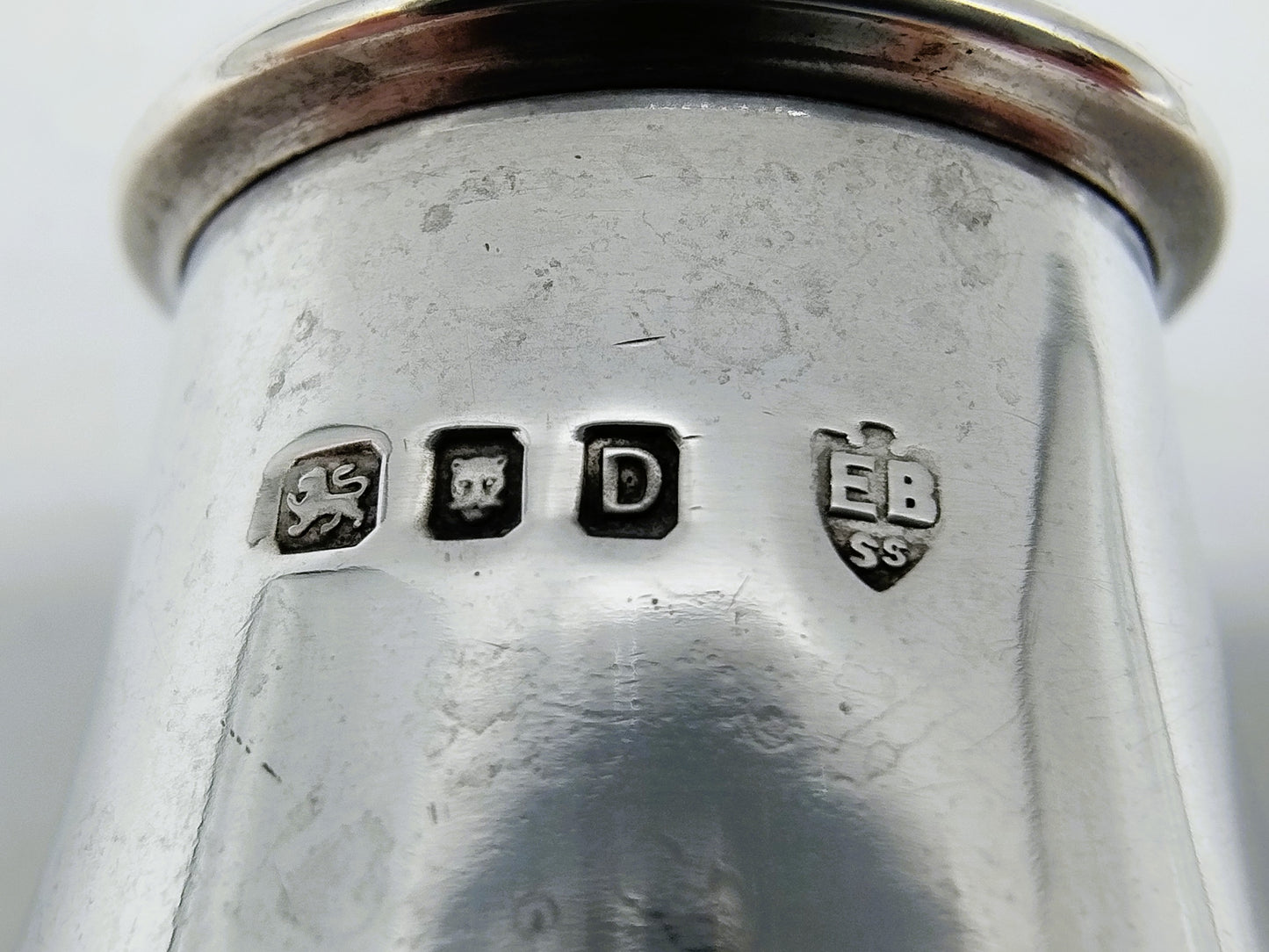 Zilveren strooibus, E. Barnard & Sons Ltd, Londen, 1939