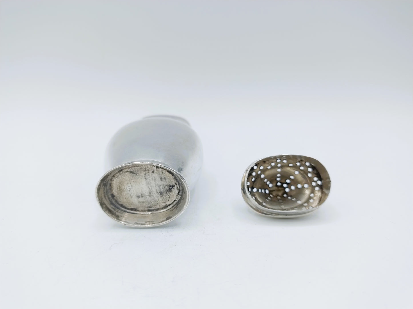 Zilveren strooibus, W.M.J.S. Barnard, Londen, 1908