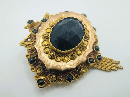 Gouden broche, klederdracht, 19e eeuws