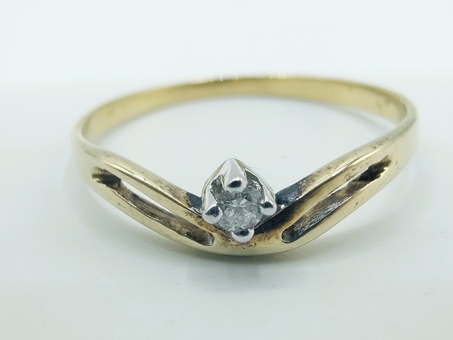 Gouden ring met diamant, 0,03 ct, 17.75 mm