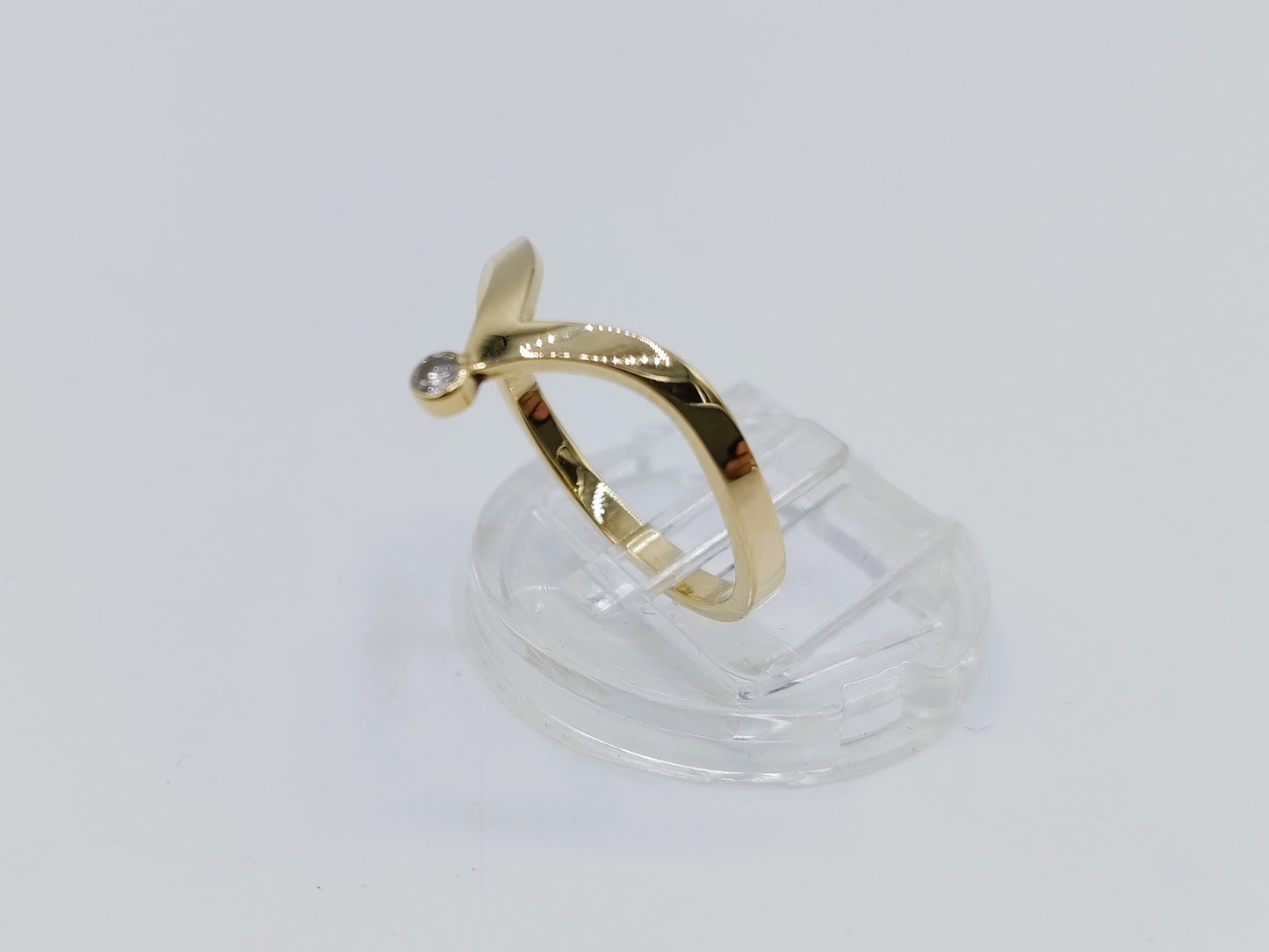 Gouden ring met diamant, 0,03 ct, 18 mm