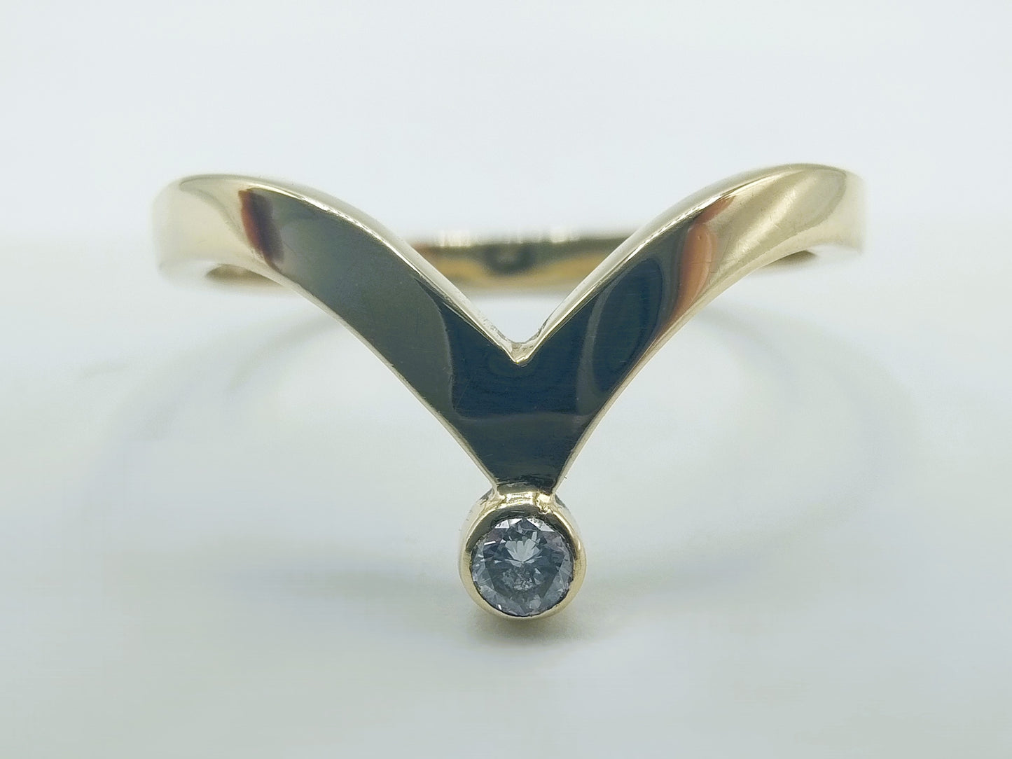 Gouden ring met diamant, 0,03 ct, 18 mm