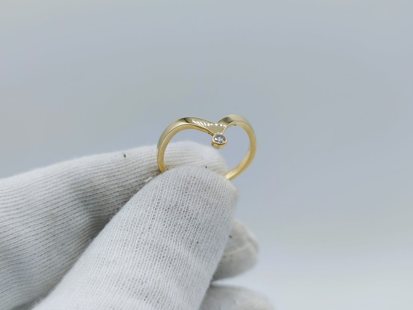 Gouden ring met diamant, 0,03 ct, 18 mm