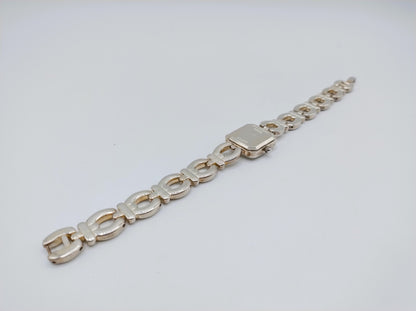 Silver ladies watch, Accurist, 19 cm