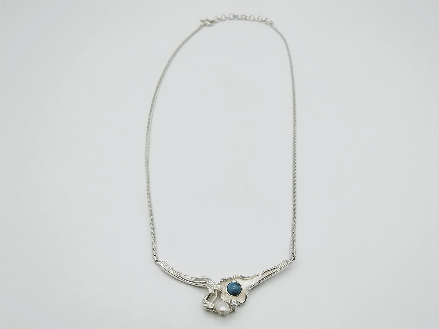 Silver necklace with pendant, turquoise and pearl, 43 cm.