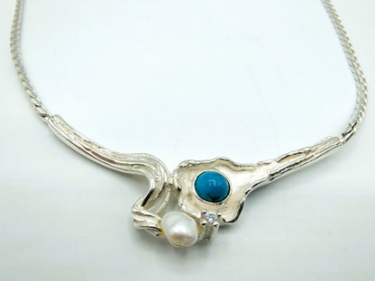 Silver necklace with pendant, turquoise and pearl, 43 cm.