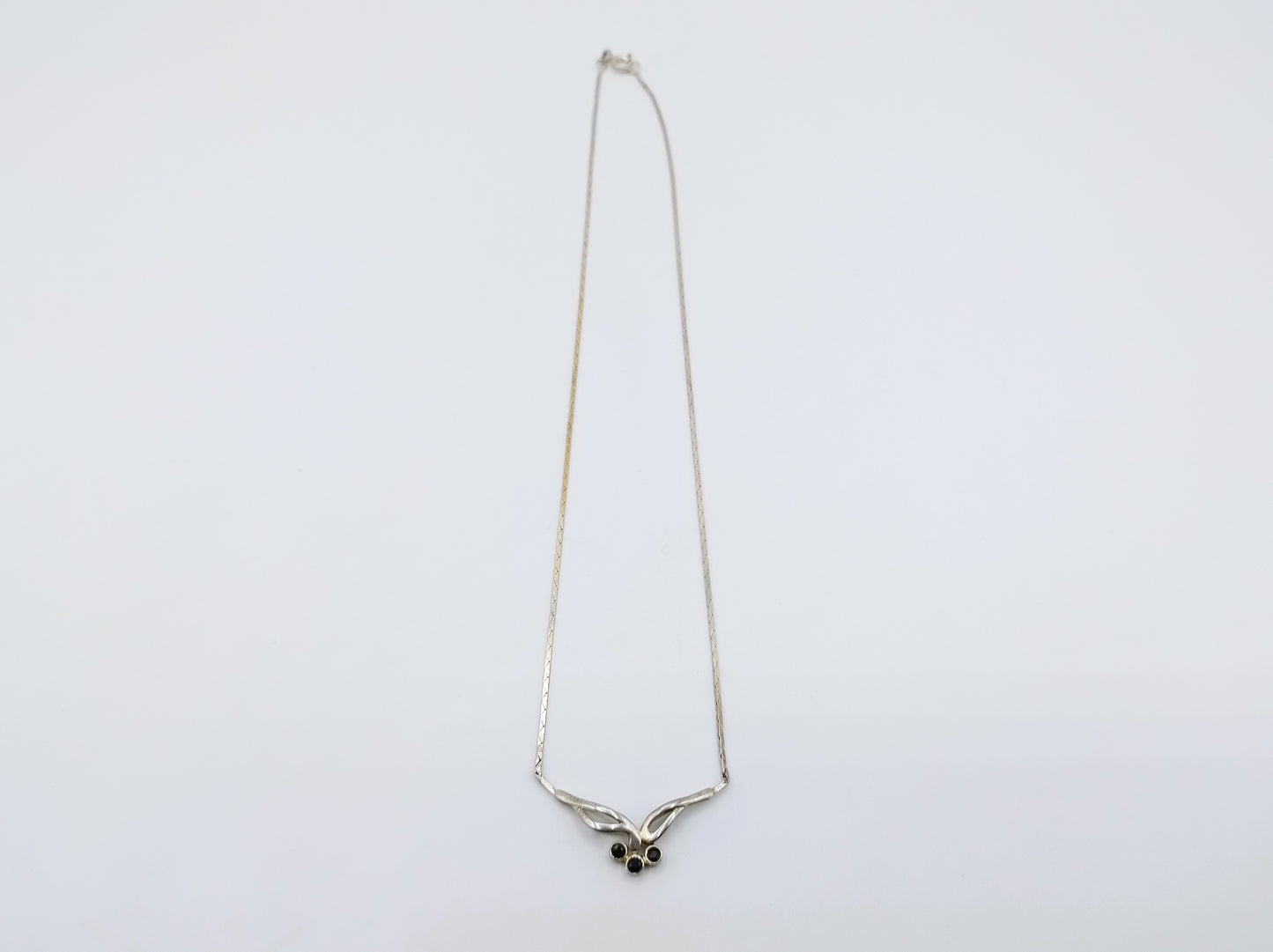 Silver necklace with pendant, jet, 40.5 cm