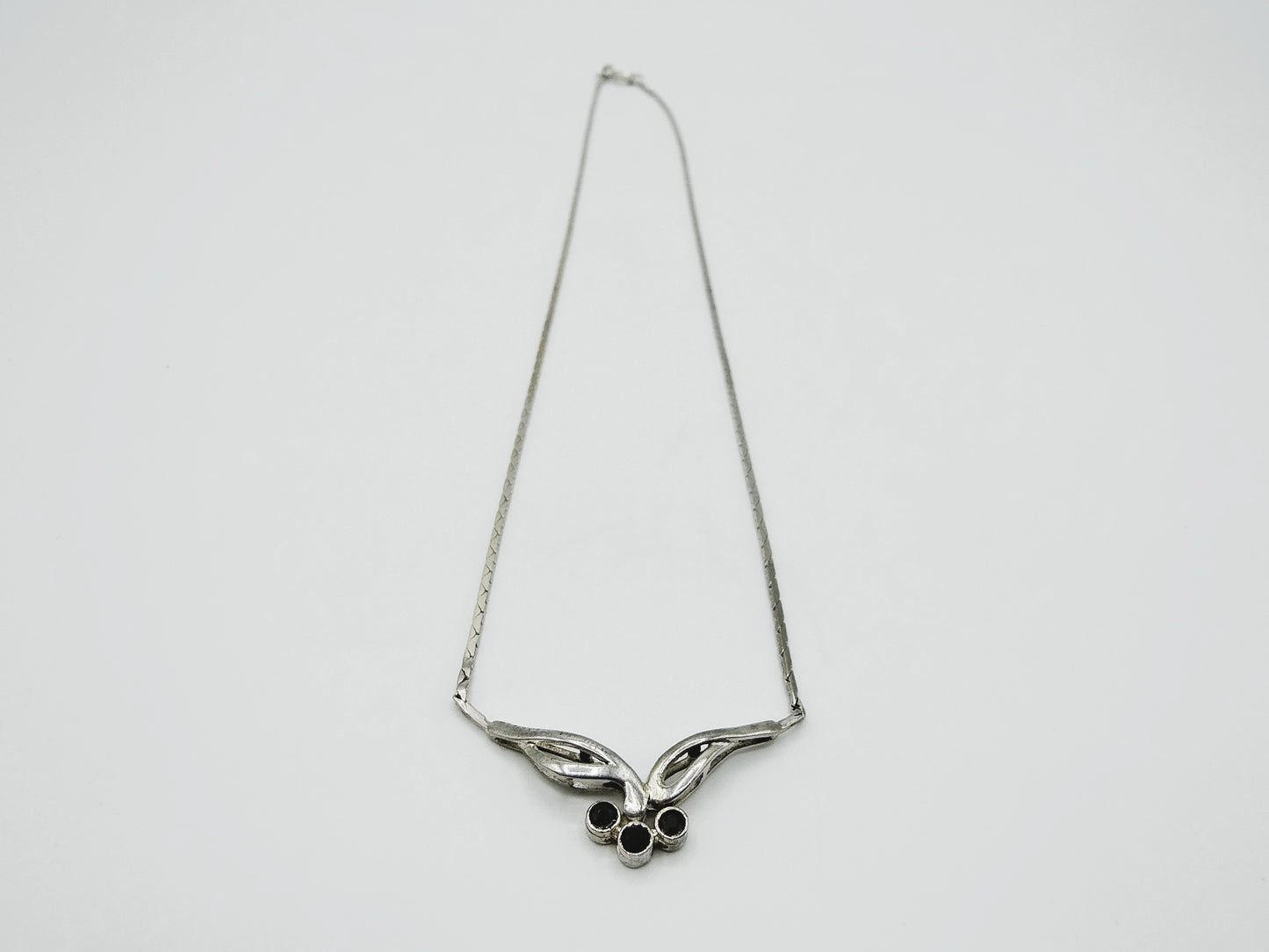 Silver necklace with pendant, jet, 40.5 cm