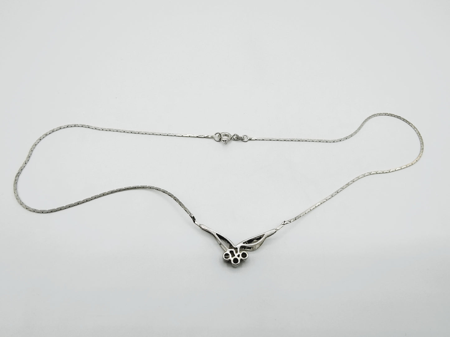 Silver necklace with pendant, jet, 40.5 cm