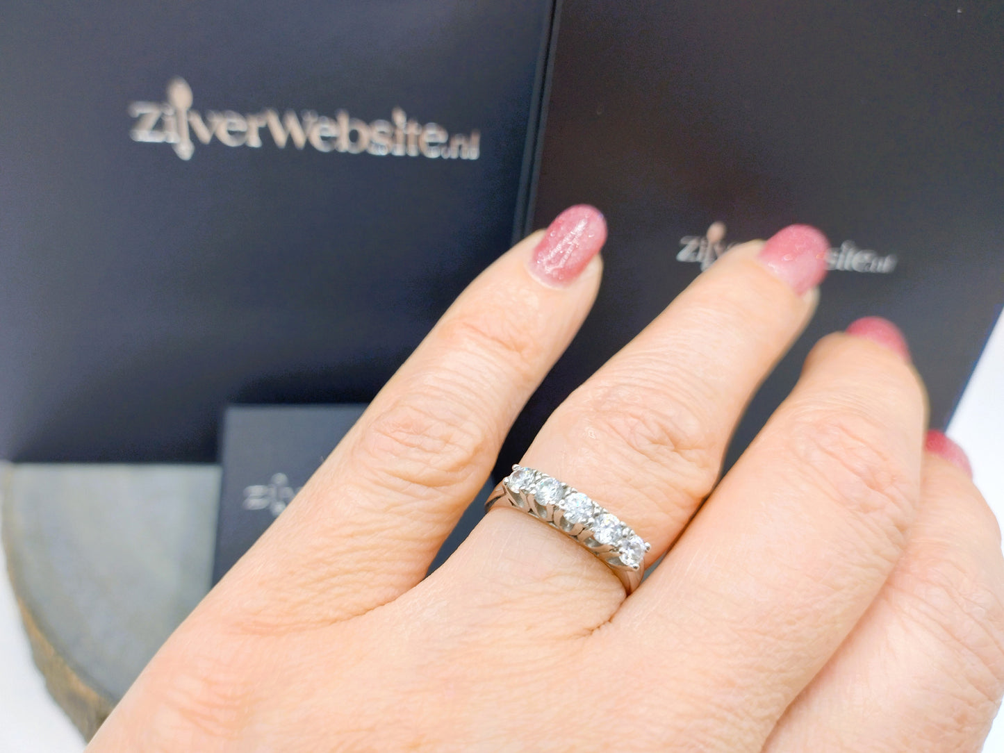 Zilveren ring met zirkonia, 17 mm