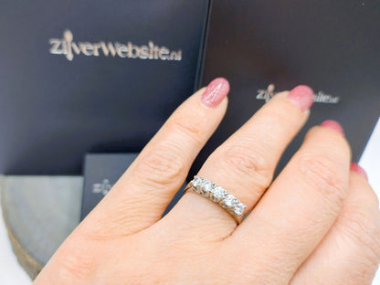 Zilveren ring met zirkonia, 17 mm