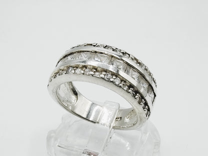 Silver ring set with zirconia, 17 mm