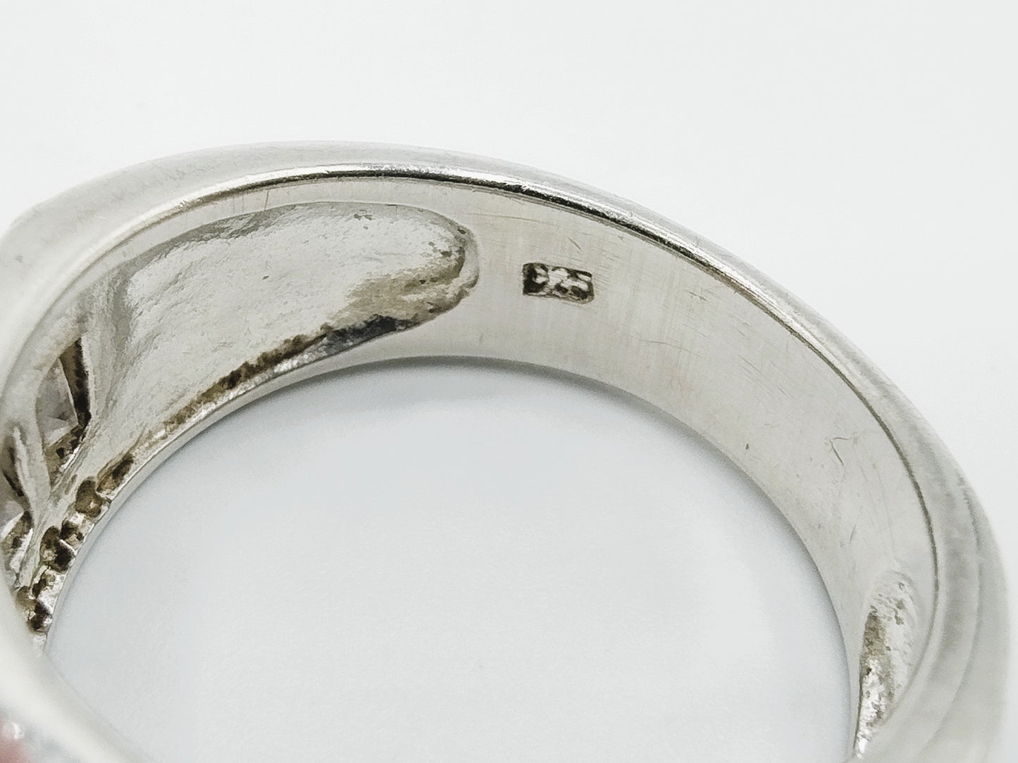 Silver ring set with zirconia, 17 mm