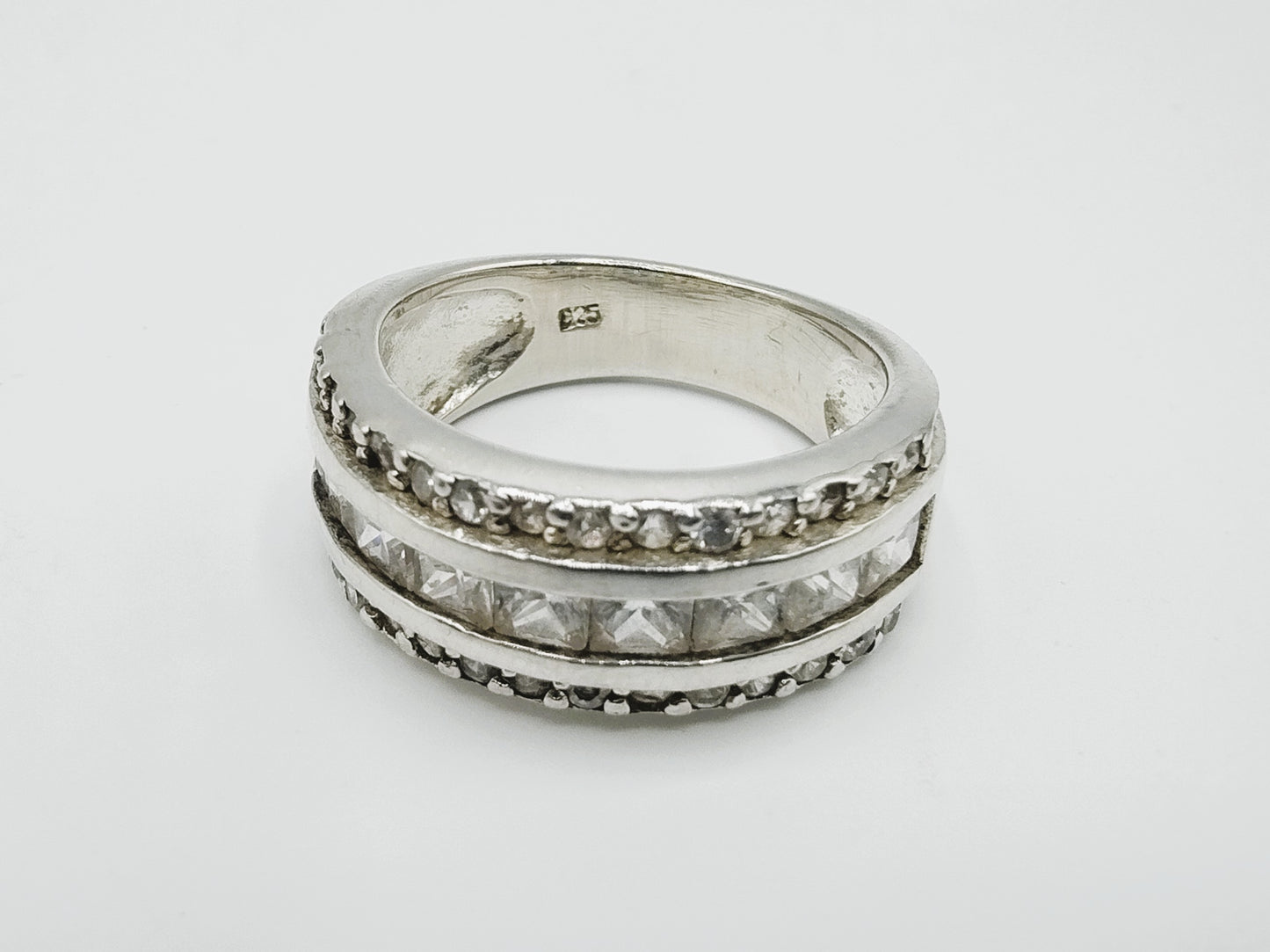 Silver ring set with zirconia, 17 mm