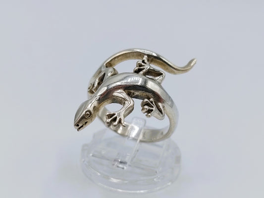 Zilveren ring met hagedis, 21 mm