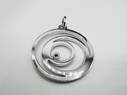Silver design pendant with zirconia