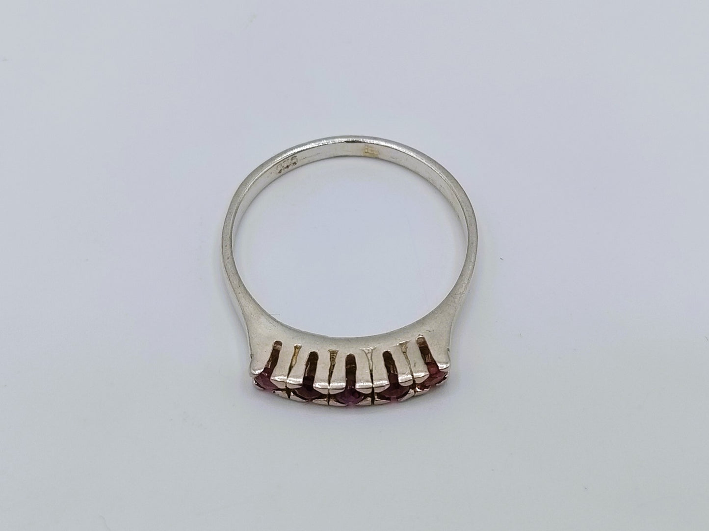 Silver sliding ring with ruby, 17 mm