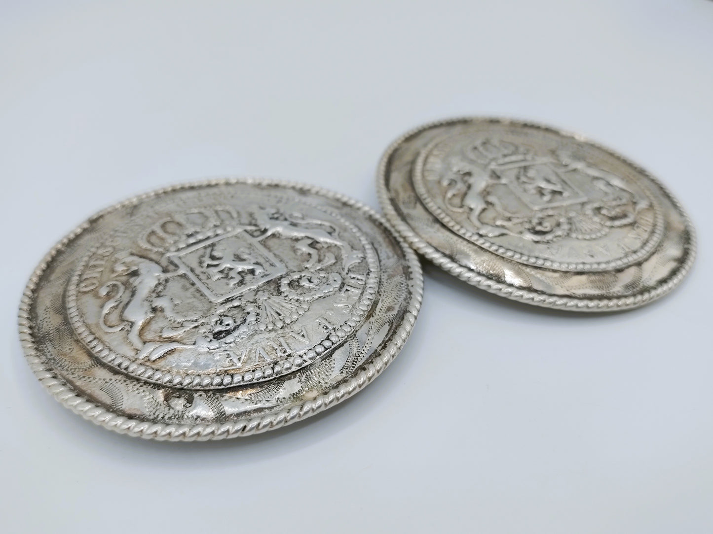 Antieke zilveren broekstukken, Zeeuwse streekdracht, Walcheren, 1902