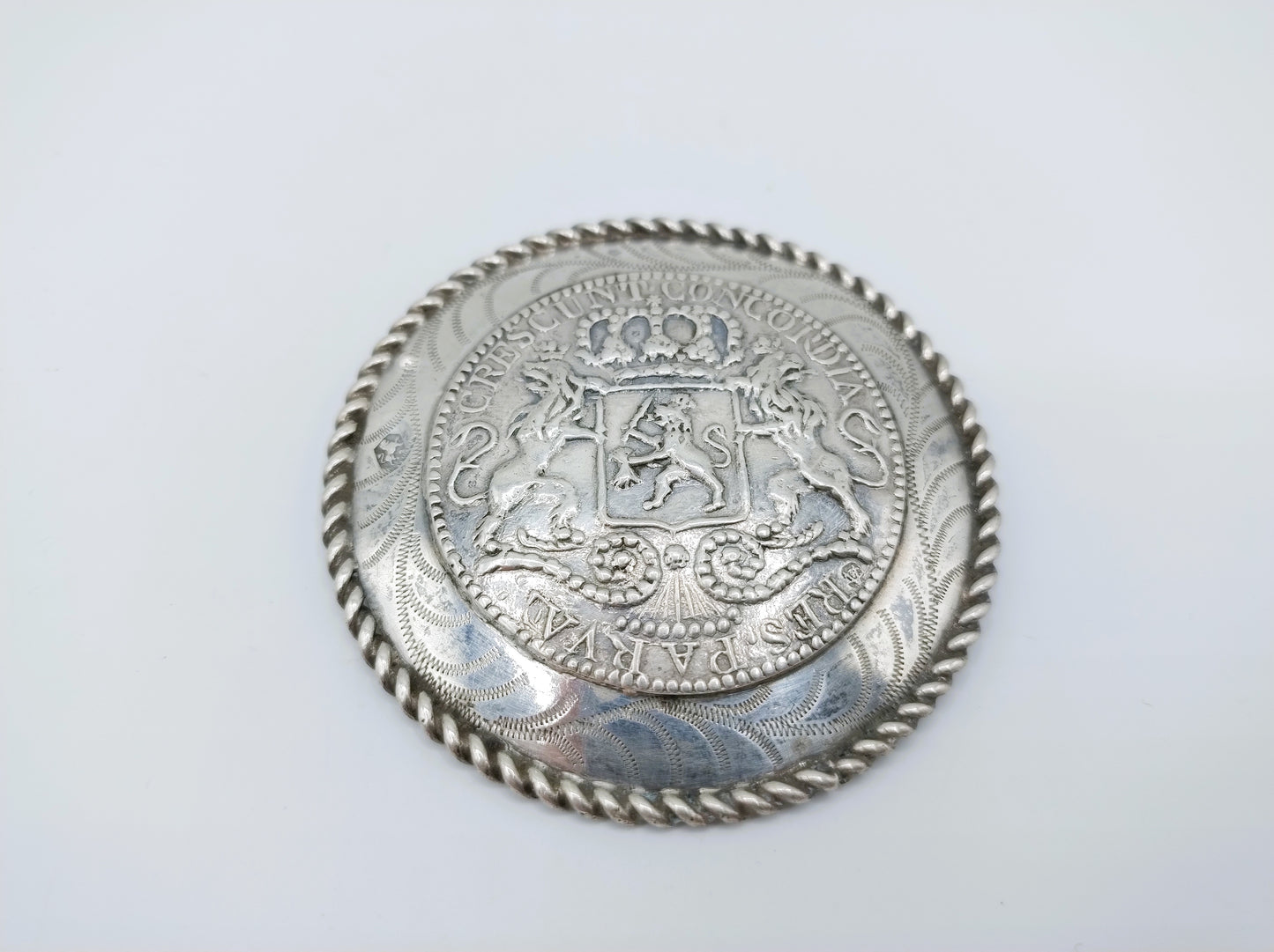 Zilveren broche van broekstuk Walcheren, C. Hoekstra Vos, Amsterdam