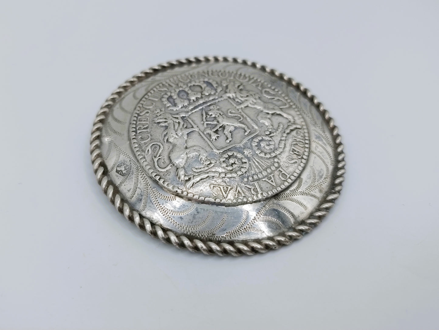 Zilveren broche van broekstuk Walcheren, C. Hoekstra Vos, Amsterdam