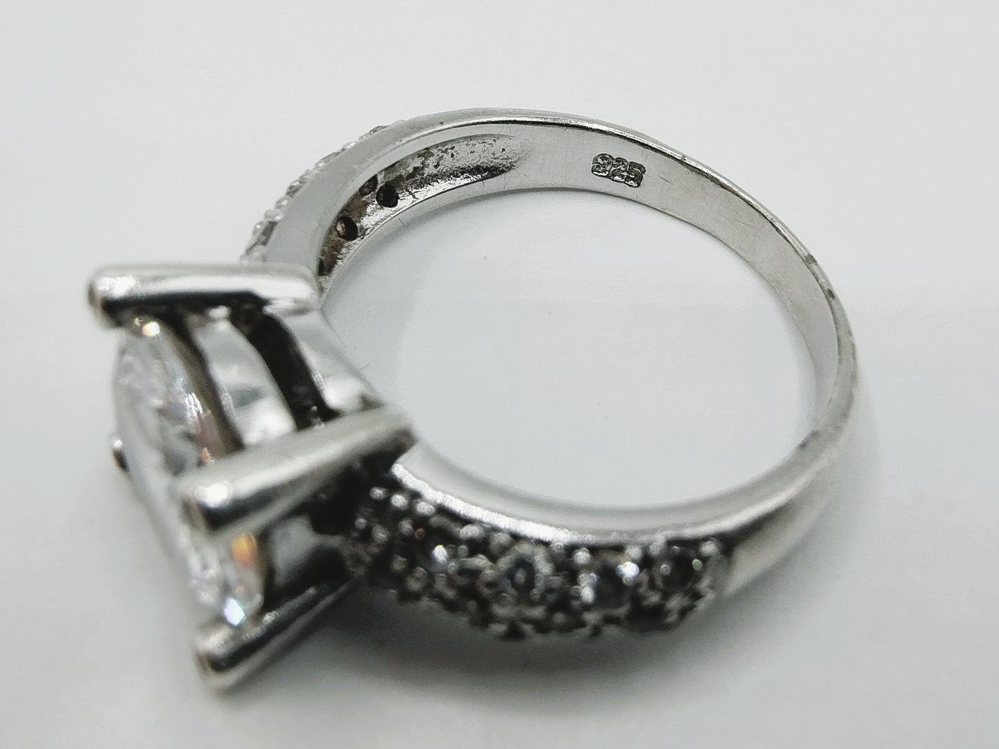 Zilveren ring met grote zirkonia, 17 mm